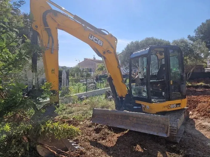 mini-pelle-jcb-type-65R-photo-2-bd-distribution