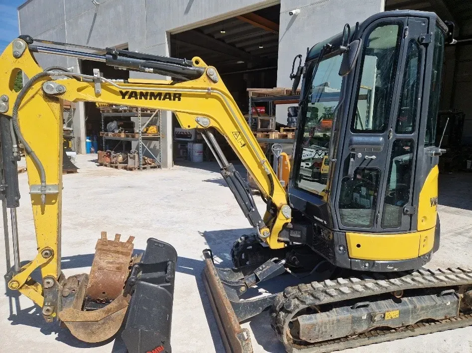 PELLE YANMAR VIO26-6